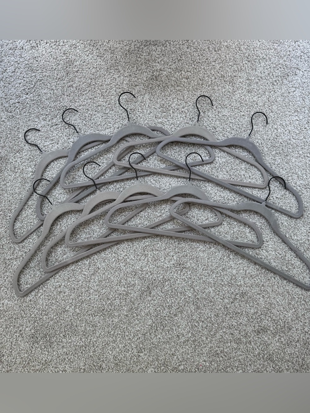 ✨Gary Velvet Non-Slip Clothes Hangers - Set of 10✨